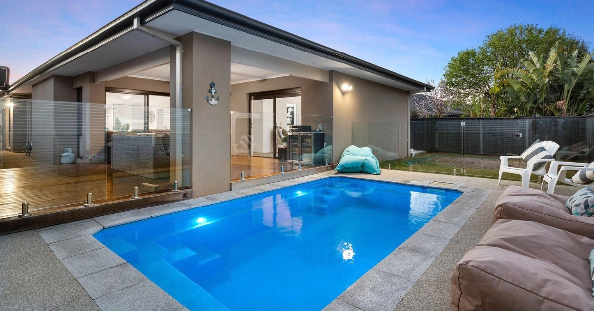 5m-Nova_Sapphire-Blue_Sandhurst_359