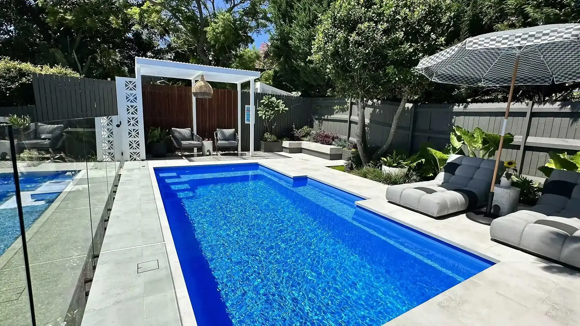 6m-Oasis-Sapphire-Blue-three-1